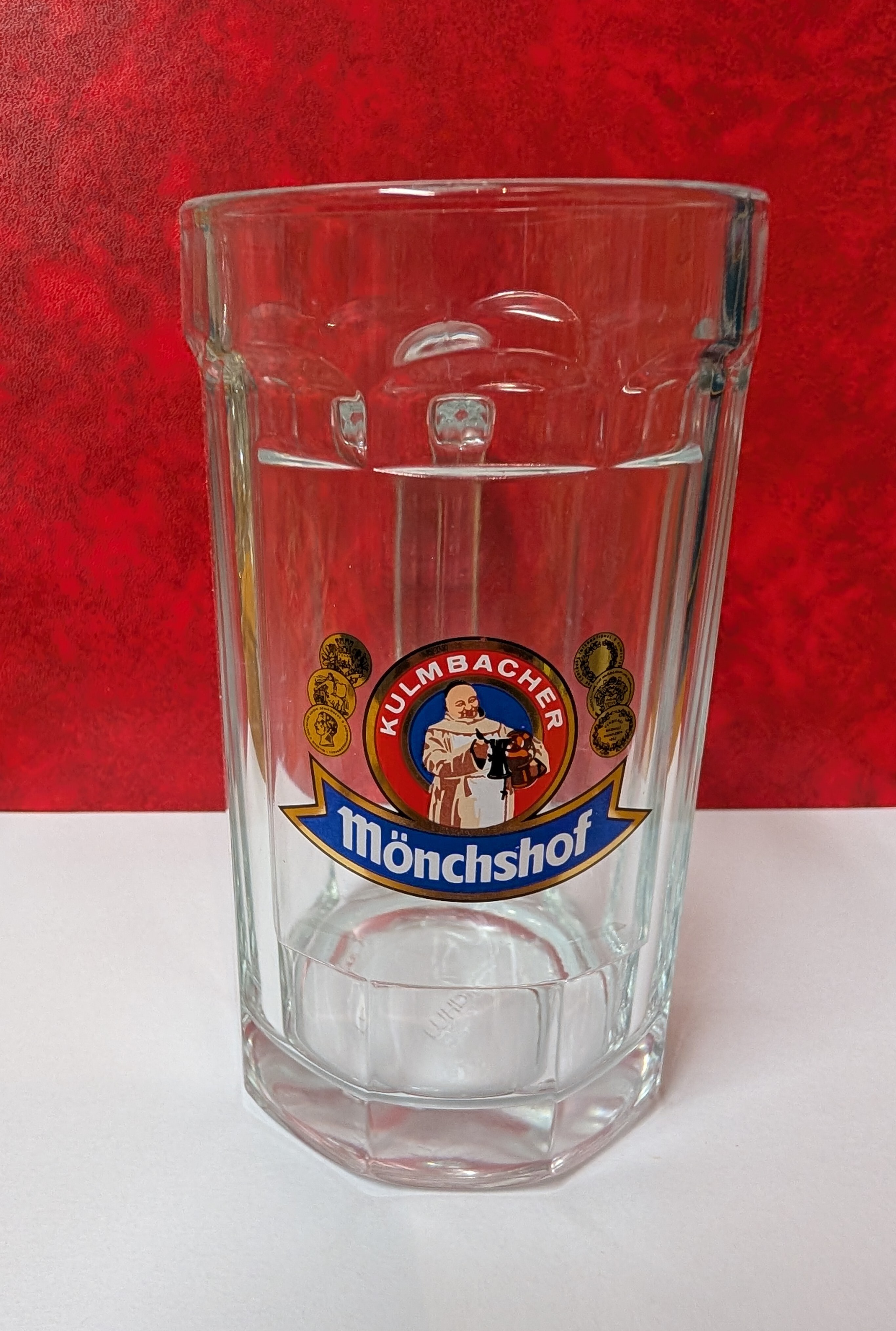 Roter Kreis - goldener Rand