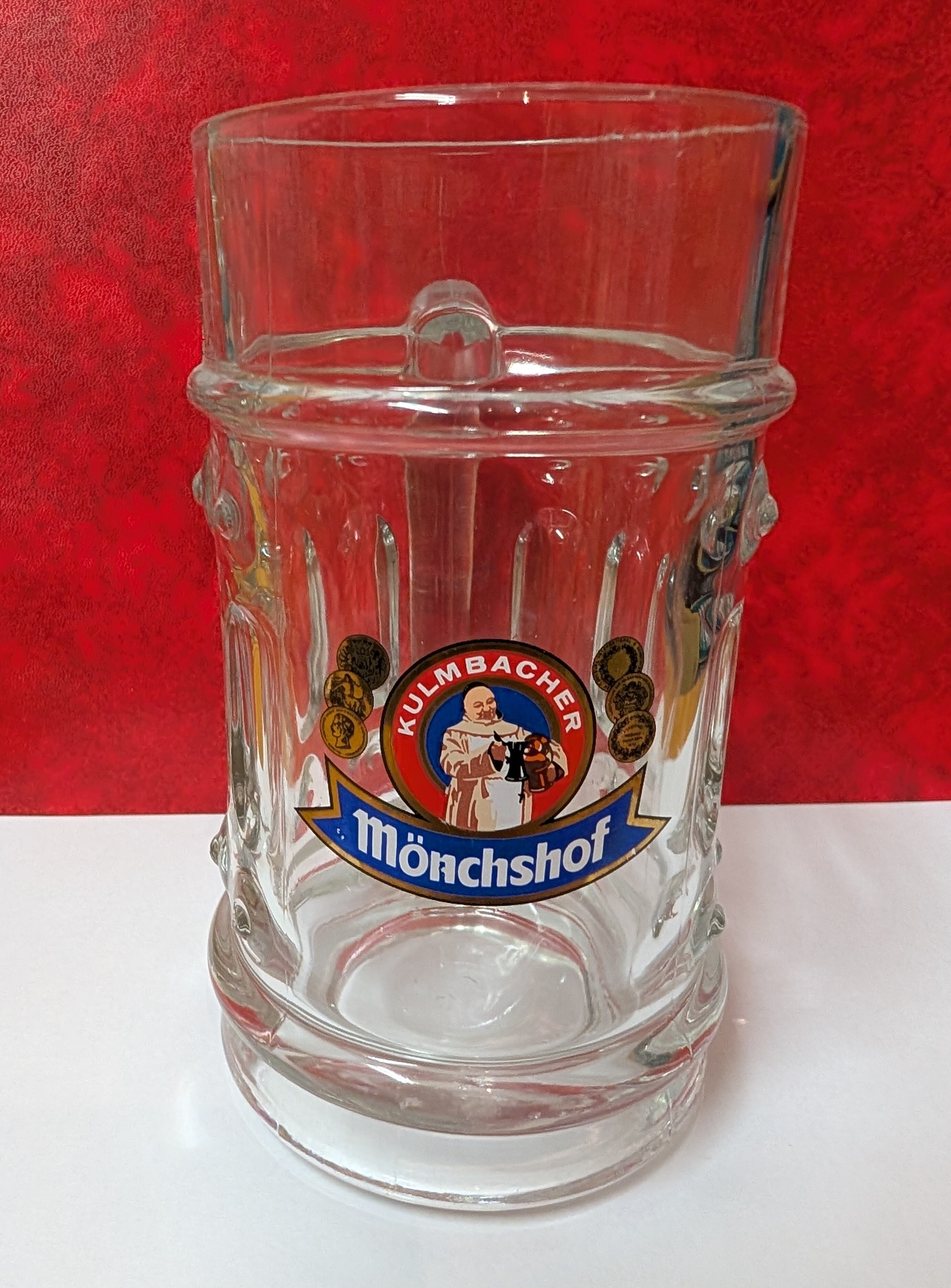 Roter Kreis - goldener Rand